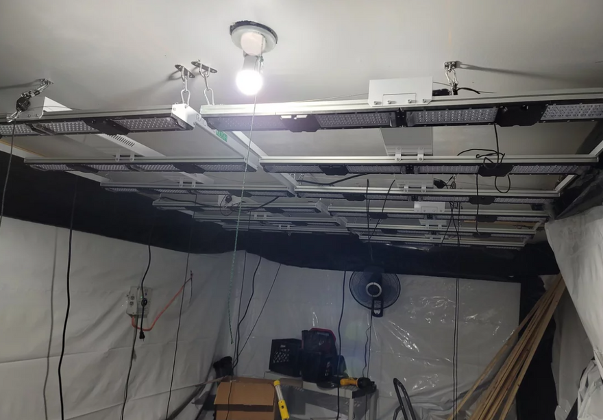 How to Hang Grow Lights in Grow Tents (Comprehensive Guide)